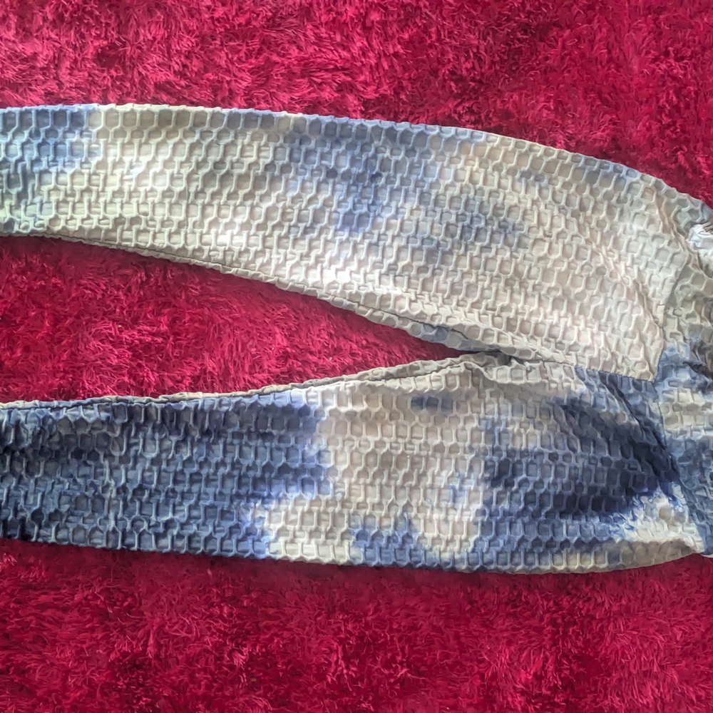 TRUE ROCK Blue and White Textured Leggings